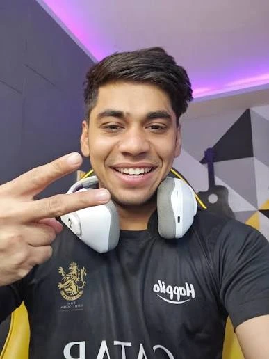 ungraduate gamer ayush dubey